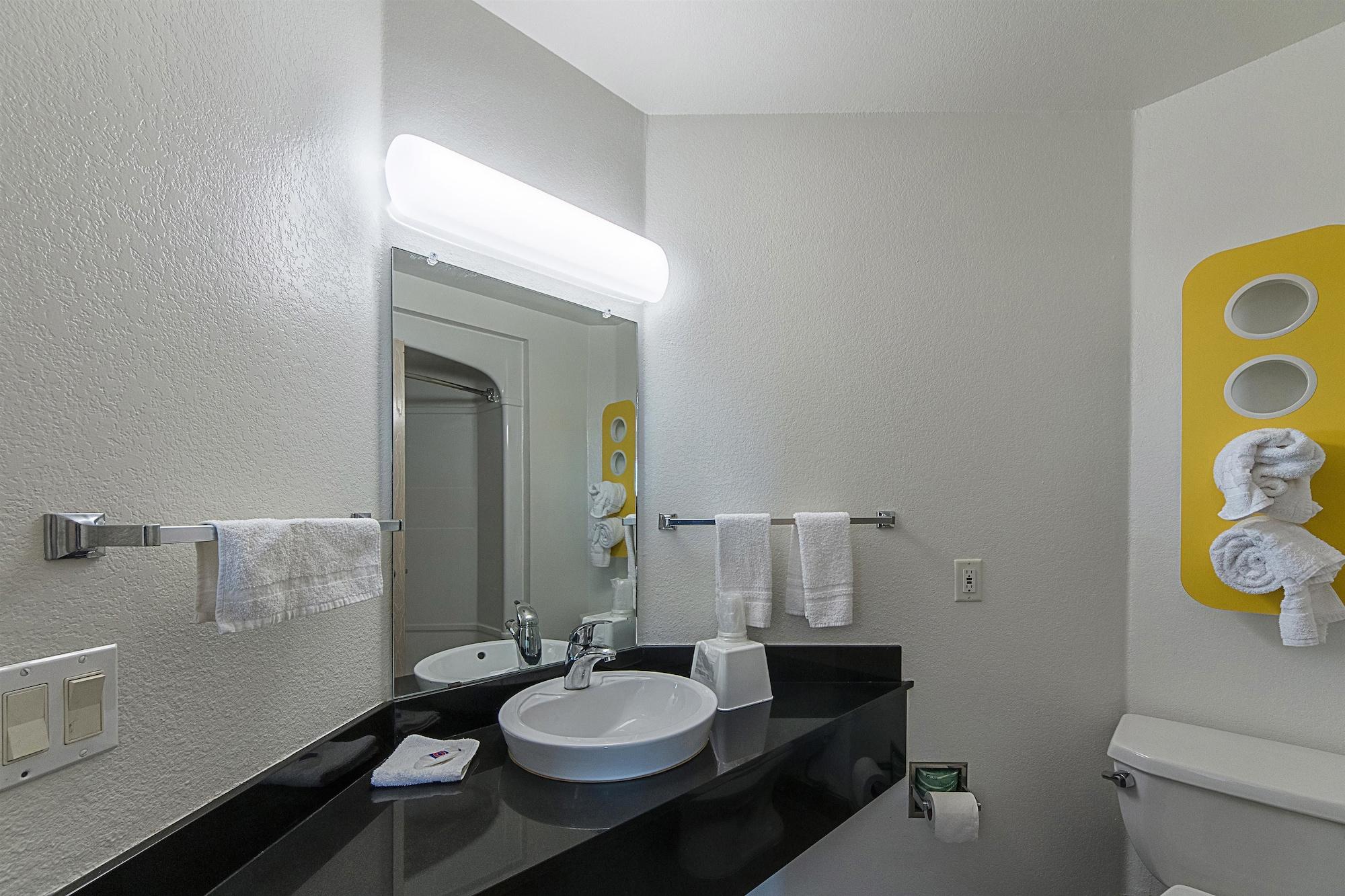 Motel 6-San Antonio, Tx - Downtown - Alamo Dome エクステリア 写真
