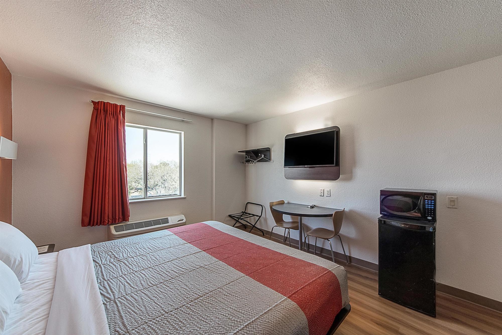 Motel 6-San Antonio, Tx - Downtown - Alamo Dome エクステリア 写真