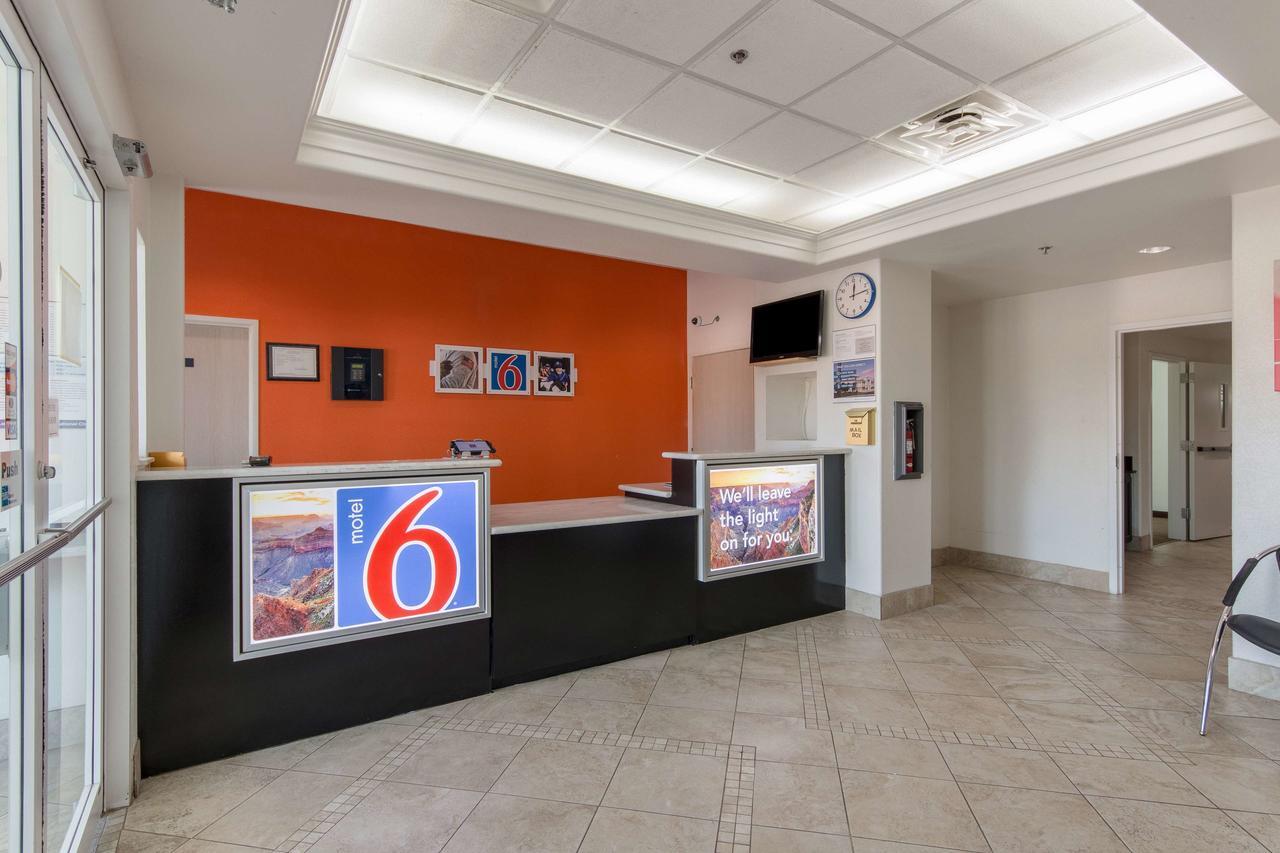 Motel 6-San Antonio, Tx - Downtown - Alamo Dome エクステリア 写真