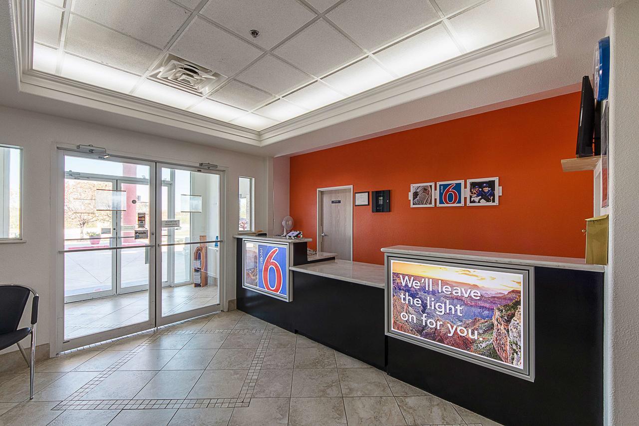 Motel 6-San Antonio, Tx - Downtown - Alamo Dome エクステリア 写真