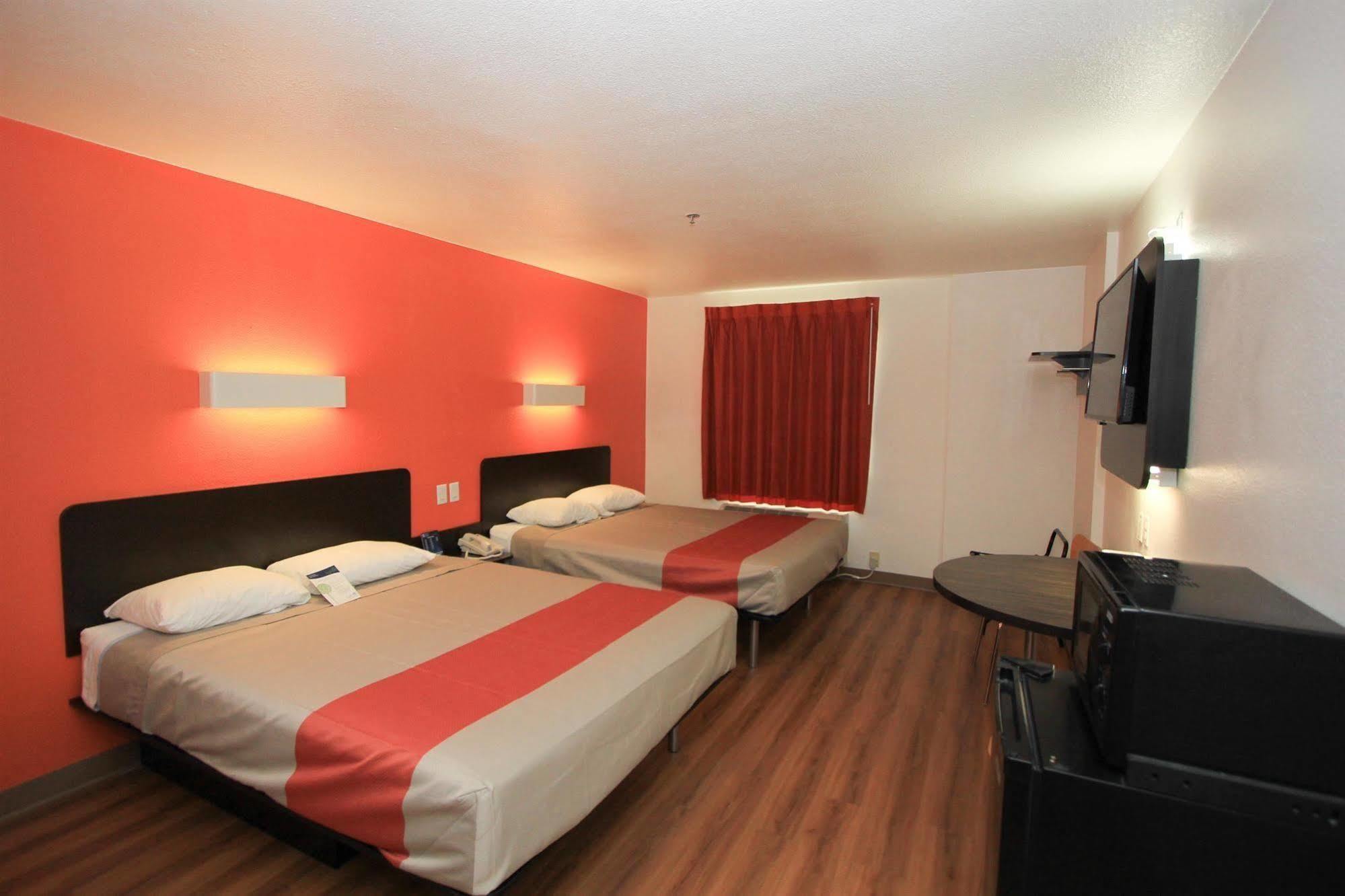 Motel 6-San Antonio, Tx - Downtown - Alamo Dome エクステリア 写真