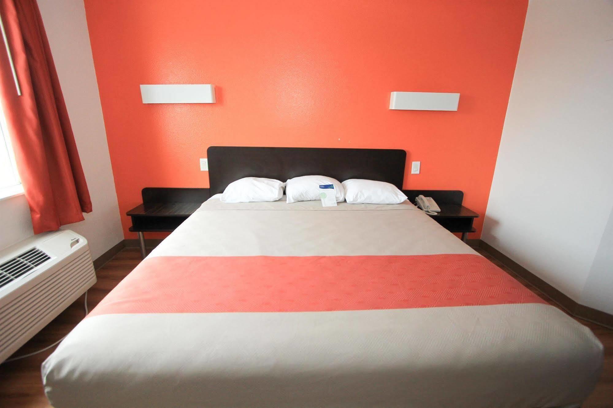 Motel 6-San Antonio, Tx - Downtown - Alamo Dome エクステリア 写真