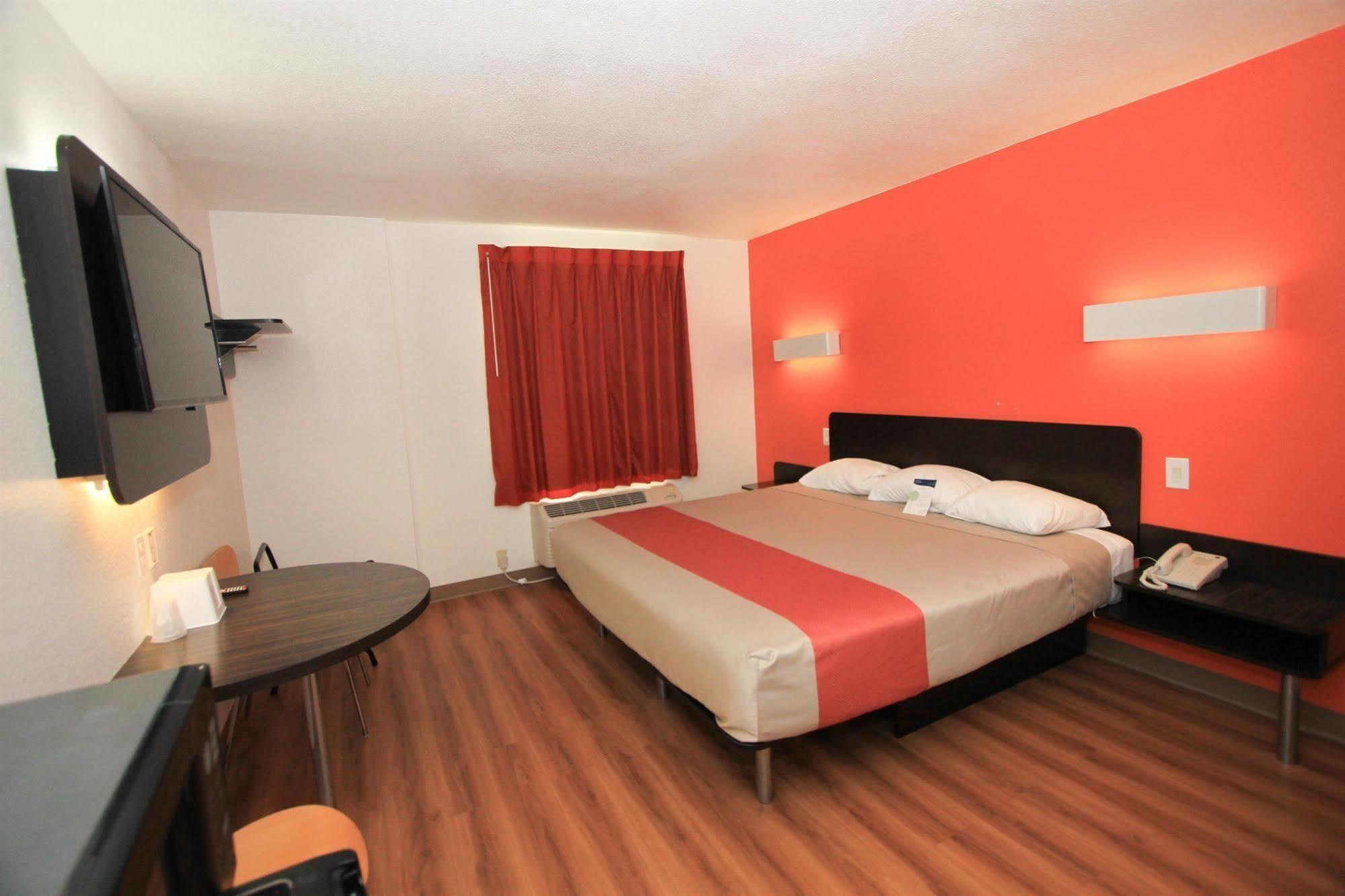 Motel 6-San Antonio, Tx - Downtown - Alamo Dome エクステリア 写真