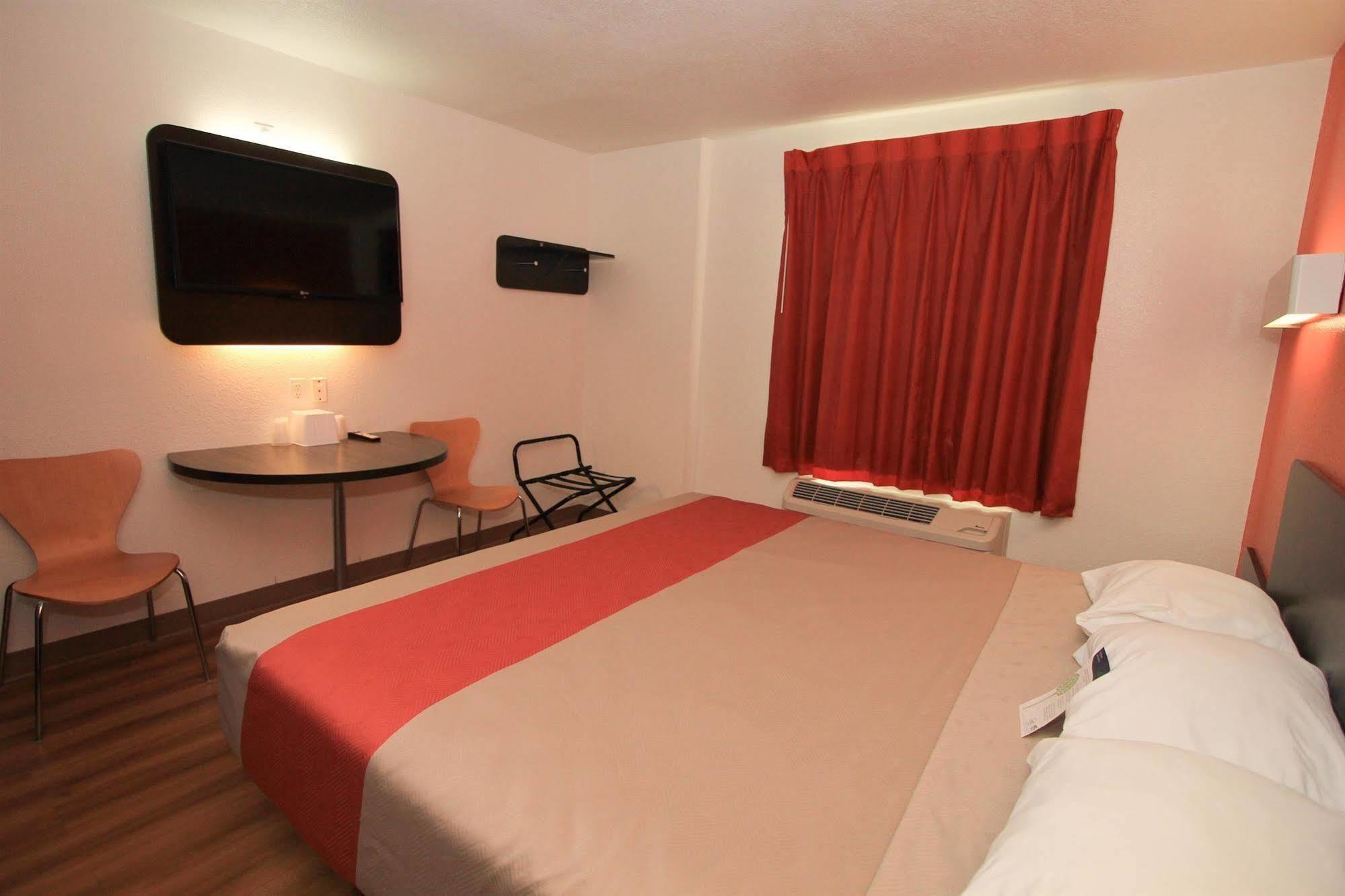 Motel 6-San Antonio, Tx - Downtown - Alamo Dome エクステリア 写真